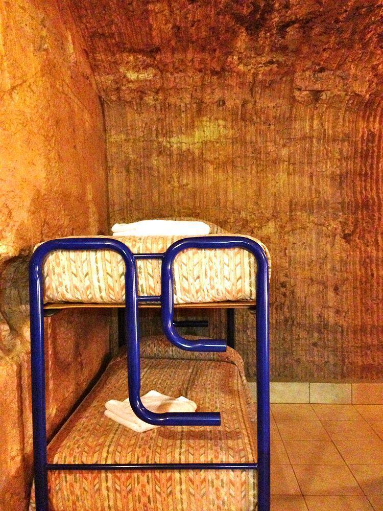 The Lookout Cave Underground Motel Coober Pedy Exterior foto